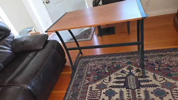 Desk good condition