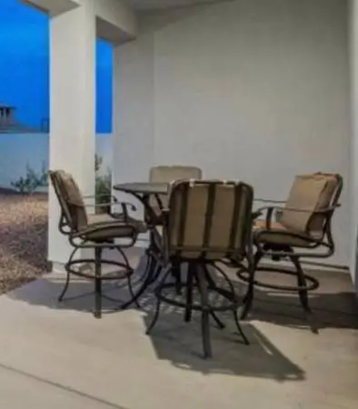 Today’s Patio Dining Bar Table with 4 stools/Swivel
