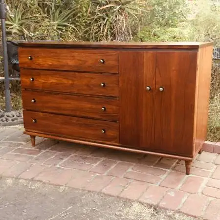 Super cond c1962 MCM walnut Lexchair Co Credenza/Sideboard READY