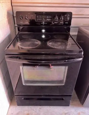 Black Frigidaire Flat Top Electric Stove Oven Range