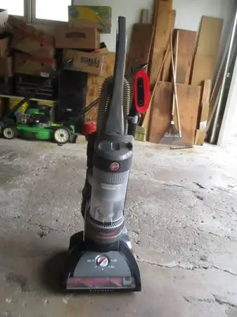 vacuum cleaner/hoover