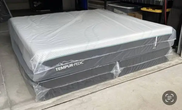BRAND NEW California king TempurPedic Pro Adapt