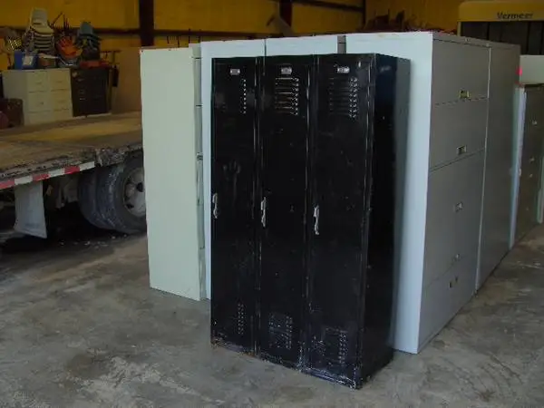 Set of 3 Lockers