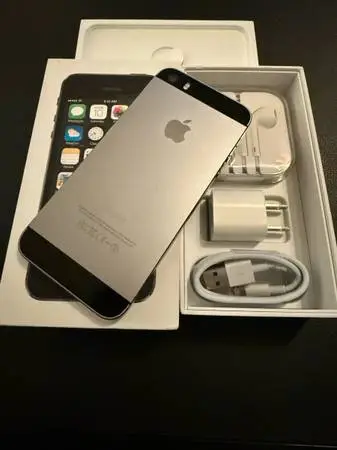 iPhone 5S 16GB Unlocked