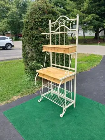 Butcher Block Bakers Rack