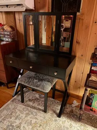 Elegant Vanity Set