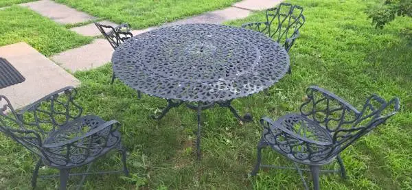 Vintage Patio Table & Chairs... ornate sturdy