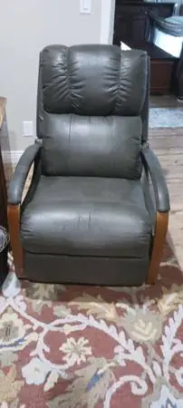 Ladies Lazy Boy Recliner