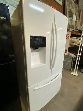White Samsung French Door Refrigerator Model #RF263BEAEWW Used