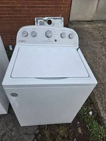 Whirlpool washer in good condition needs repairs to work again can be fixed sold