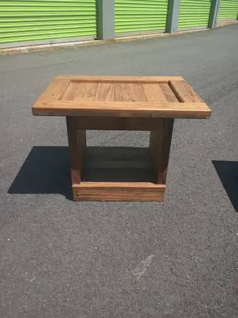 This end up ottoman