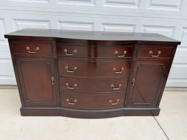 Vintage Bernhardt Mahogany Buffet/Sideboard/Credenza