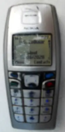 > NOKIA - Comes w/ all accessories needed incl. extra battery <