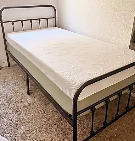 ***Twin Bed 12” Memory Foam Mattress***