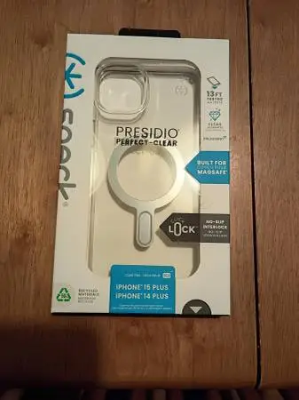 Speck - Presidio Perfect-Clear ClickLock Case with MagSafe