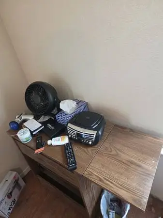 TV STAND BROWN 2 SHEFS LIKE NEW