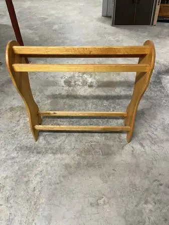 OAK QUILT RACK