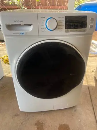 INSIGNIA washer 4.5cu.ft