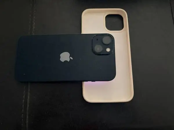 iphone13 5G Phone - Any Carrier (ATT/TMOBILE/VZ) Unlocked-Like New