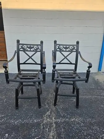 2 bar Stools