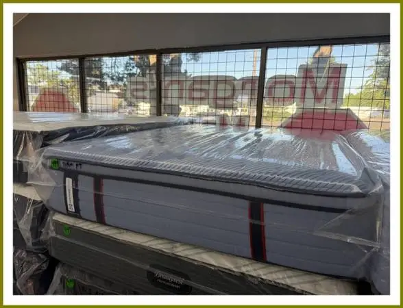 QUEEN SIZE SEALY POSTUREPEDIC PRO (FIRM) PILLOW TOP MATTRESS & BOX BED