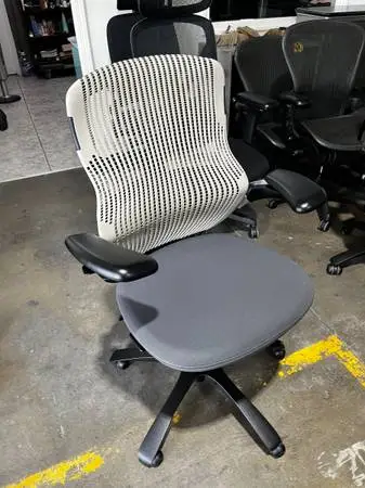 Knoll Generation - BACK IN STOCK - Office Chair