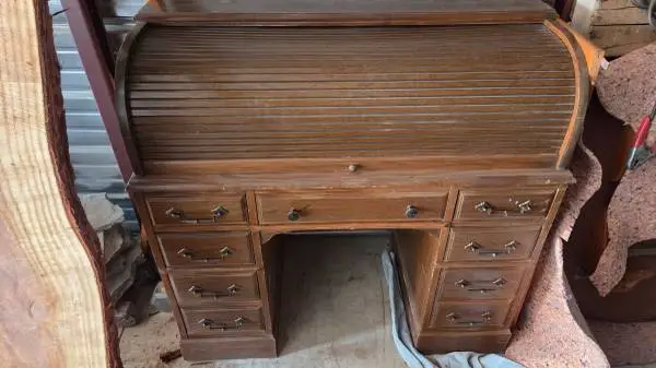 Roll top desk