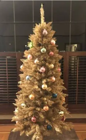 Retro Style Gold Tinsel Christmas Tree