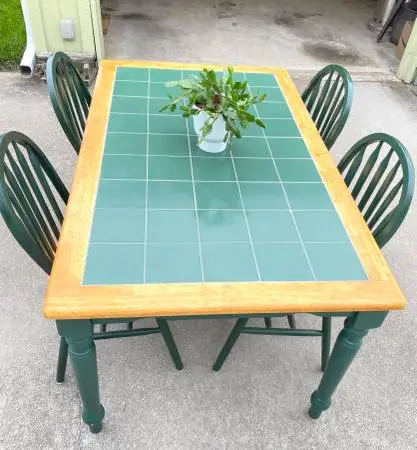 DINING TABLE