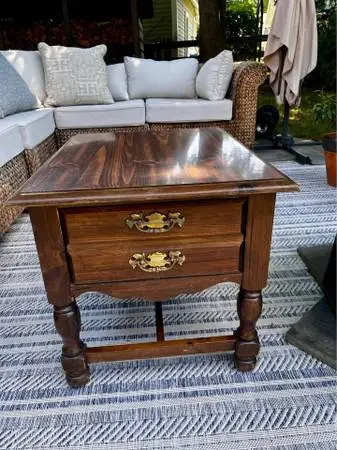 Broyhill 2-Drawer Nightstand/Side Table