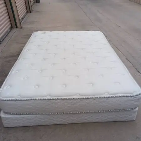 Queen serta mattress and box spring