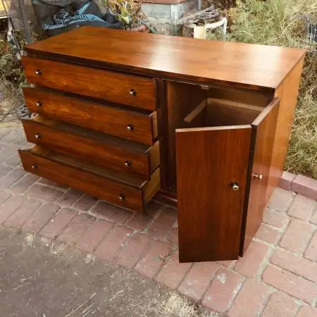 48”x18”x30” c1962 MCM Lexchair co. Walnut Credenza/Sideboard READY