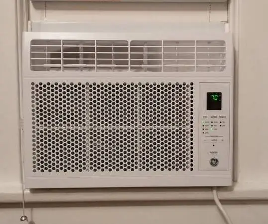 GE - 6,000 BTU Window Air Conditioner with Remote