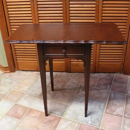 *Vintage Small Refinished Dropleaf Table