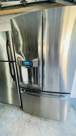GE Refrigerator 36Wx33Dx70H