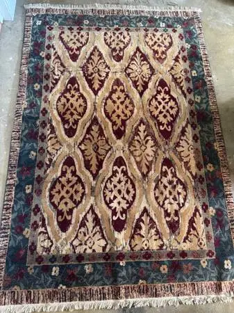 Floor Rug w/ matching hallway runner