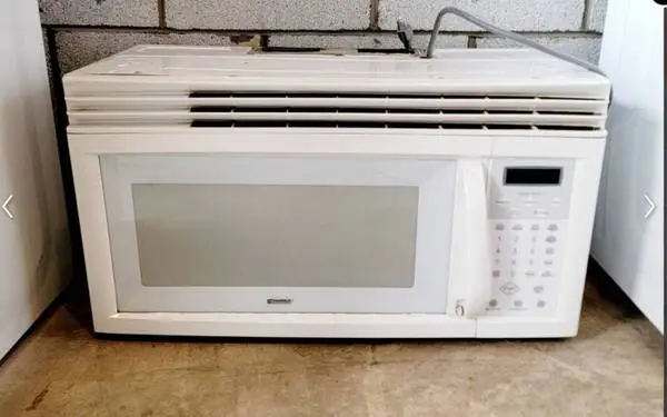 KENMORE MICROWAVE OVEN EXCELLENT WORKING CONDITION AND VERY CLEAN