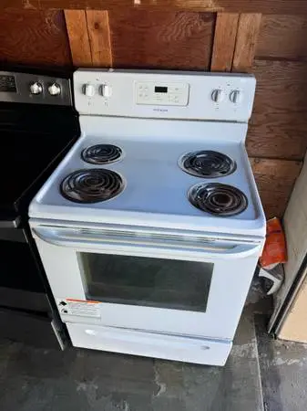 Frigidaire Stove