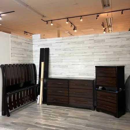 4pc Queen Bedroom Set *delivery available*