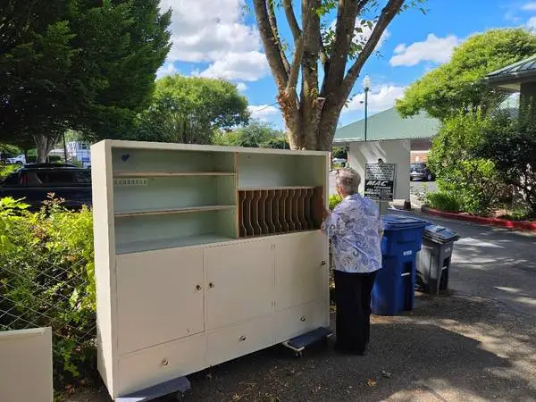 Free huge storage cupboard cabinet shelving unit
