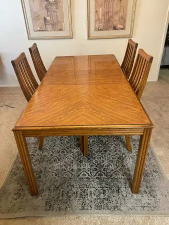 5 Piece Dinning Set For Sale