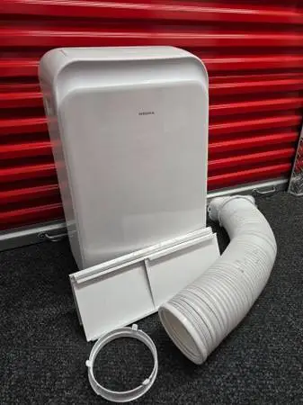 Insignia - 350 Sq. Ft. Portable AC Air Conditioner 8000 BTU