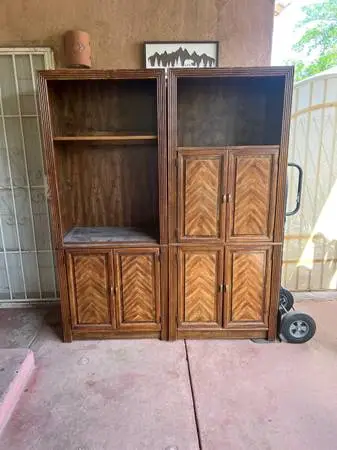 Entertainment center
