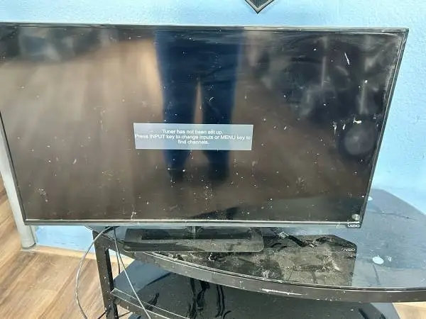 Vizio TV 35 inch works good but no remote
