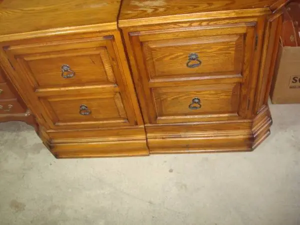 2 stand cabinets