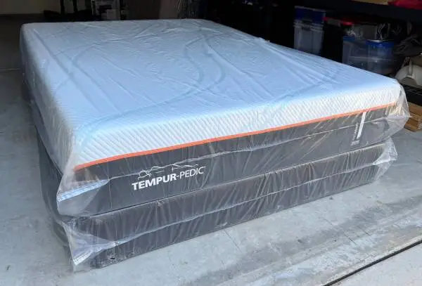 BRAND NEW queen size TempurPedic Pro Adapt