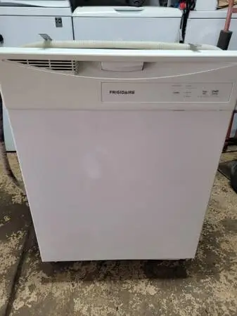 White frigidaire Dishwasher