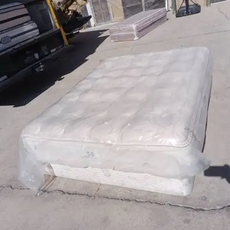 Sealy queen mattress and box spring