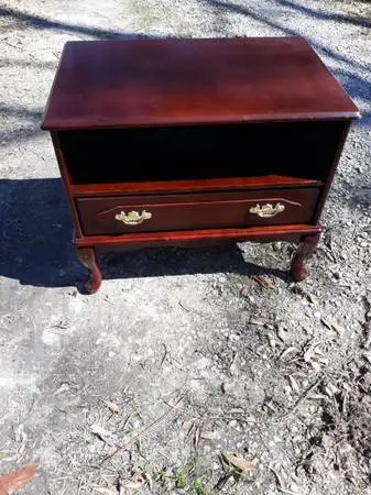 Nice high end Solid wood TV/ Gaming table w/ 3 tier drawer.