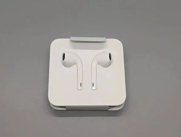 New Original OEM Apple iPhone Wired 3.5mm Headset Earbud Headphones